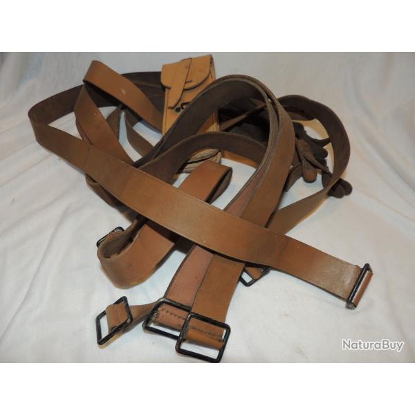 LOT 6  BRETELLES FUSILS BERTHIER / LEBEL / MAS 36 / MAS 49 + ETUI CUIR NETTOYAGE