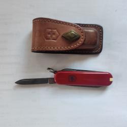 Victorinox Classic SD + étui cuir