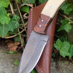 Poignard Bushcraft Couteau de Chasse Survie Lame Carbone 1055 Manche Bois/Os Etui Cuir F Artisan