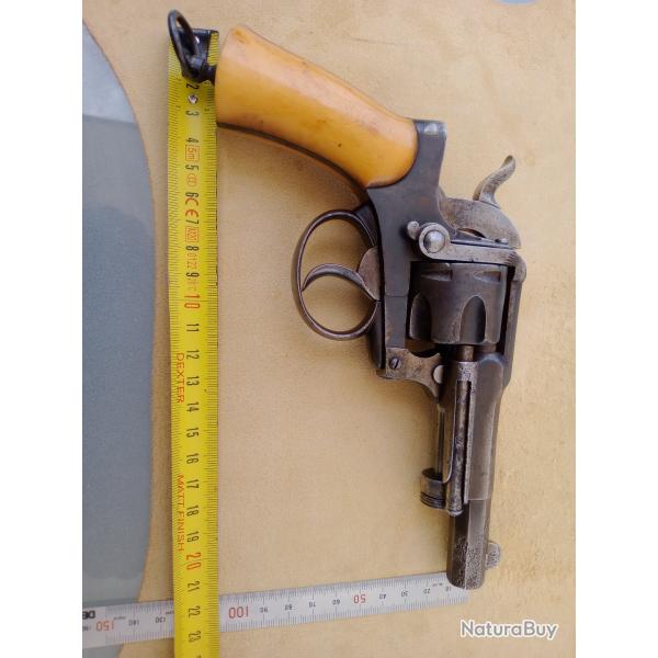 revolver calibre 380 poudre noire fagnus maquaire
