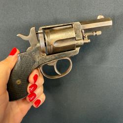 Revolver BULLDOG type le petit colonial calibre 8mm Lebel