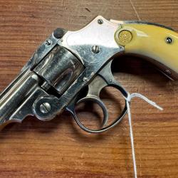 smith and wesson snubnose calibre 32 sw