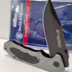 Couteau Smith&Wesson Extreme Ops Black/Gray Manche Alu Lame Acier Inox Sécurité Linerlock Clip