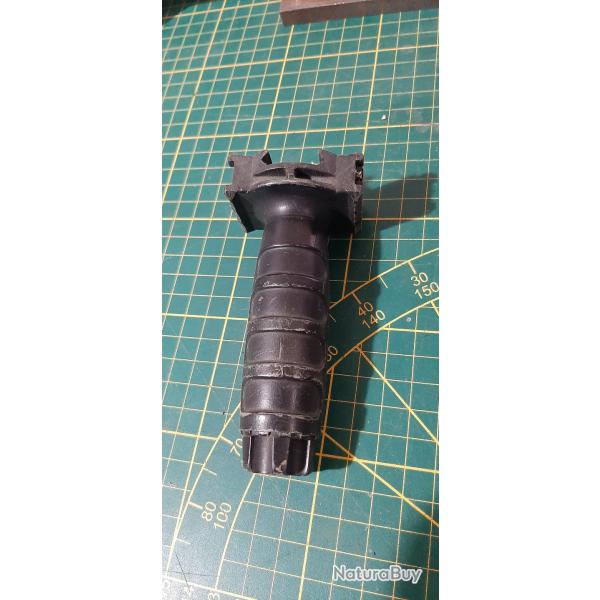 poigne tactique G&G Armament, pour rail 21mm airsoft