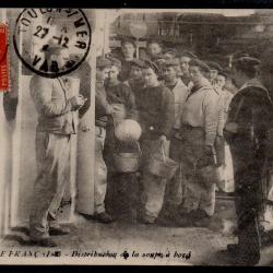 CPA - Marine Militaire  Française - Distribution de la soupe à bord N°3861