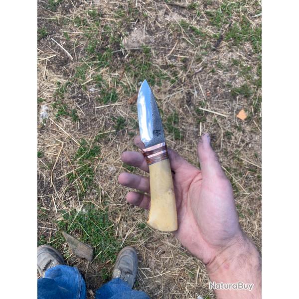 Couteau de chasse  d'artisan JM Forge avec manche en buis