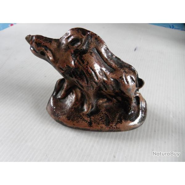 statuette de sanglier vantage en fonte patine cuivre et noire 12 cm 1kg040