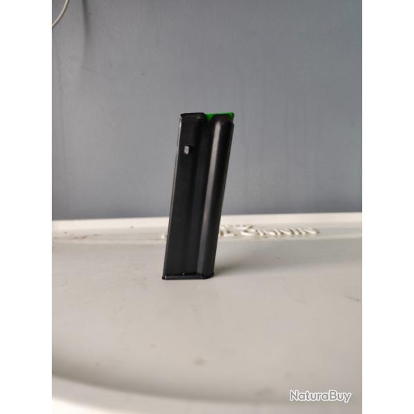 Chargeur rossi 8122
