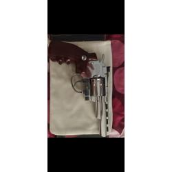 Revolver plomb 4.5 mm. 4 joules. Winchester. Comme neuf. Boite de plombs et sparklet CO2 12g.