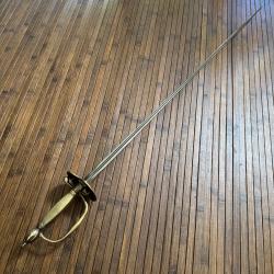 ÉPÉE D'OFFICIER A PAS D'ÂNE DITE A LA MOUSQUETAIRE DU XVlll eme SIÈCLE
