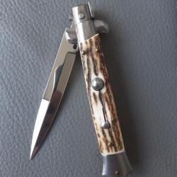 Couteau automatique italien cran d'arrêt stiletto franck beltrame bois de cerf