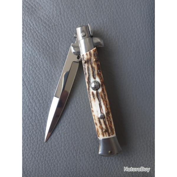Couteau automatique italien cran d'arrt stiletto franck beltrame bois de cerf