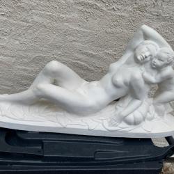 Statue femme à enfant enterré cuite