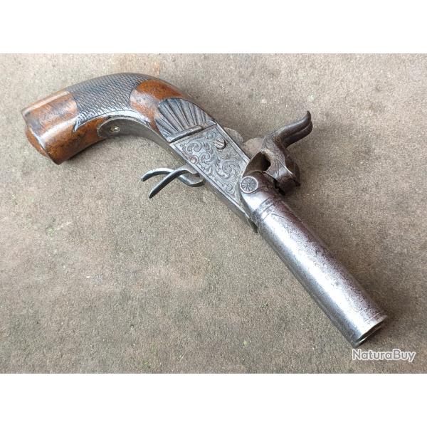 Ancien pistolet  percussion  double canon en damas ou damass dans son jus de grenier