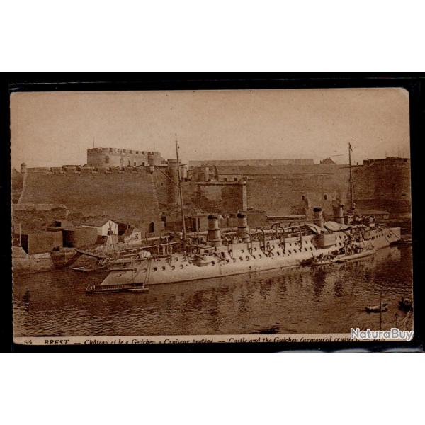 CPA- Marine Militaire - Brest - Le Chteau et le "Guichen" (Croiseur protg) - N3128