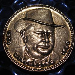 medaille WINCHESTER 1810-1880 diametre 48,2  argentée