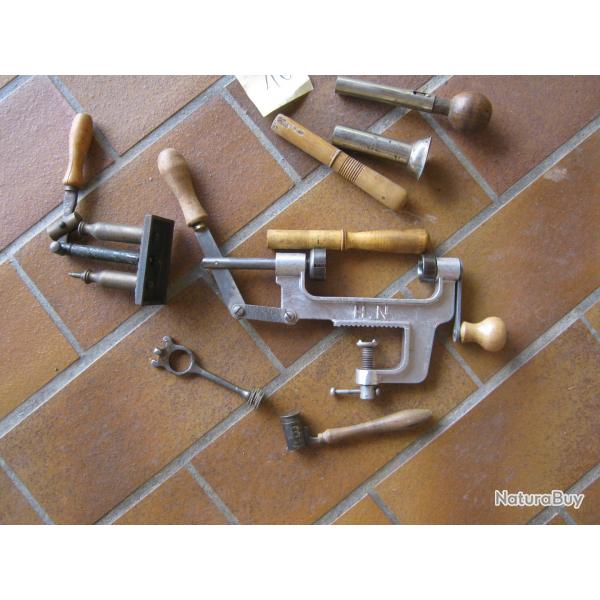 LOT SERTISSEUR ET ACCESSOIRES CAL16