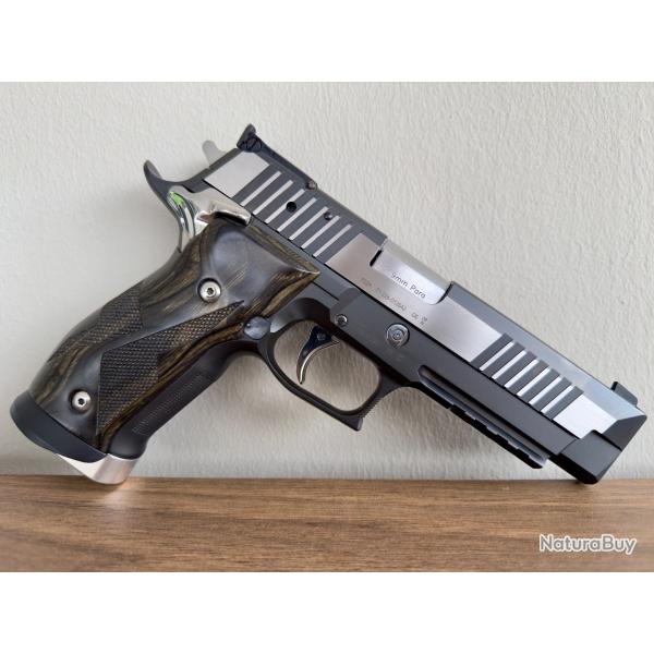 Sig Sauer p226 XFive black and White