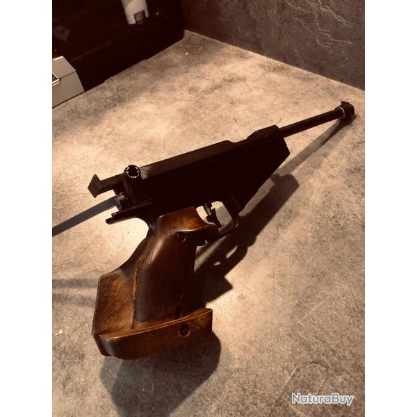 PISTOLET FEINWERKBAU model 90 TRES BON ETAT CAL 4.5 DROITIER