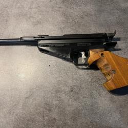 PISTOLET FEINWERKBAU model 90 DETENTE ELECTRONIQUE CAL 4.5 DROITIER