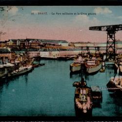 CPA - Marine Militaire - " BREST "  Le Port militaire et la Grue geaute - N°3033