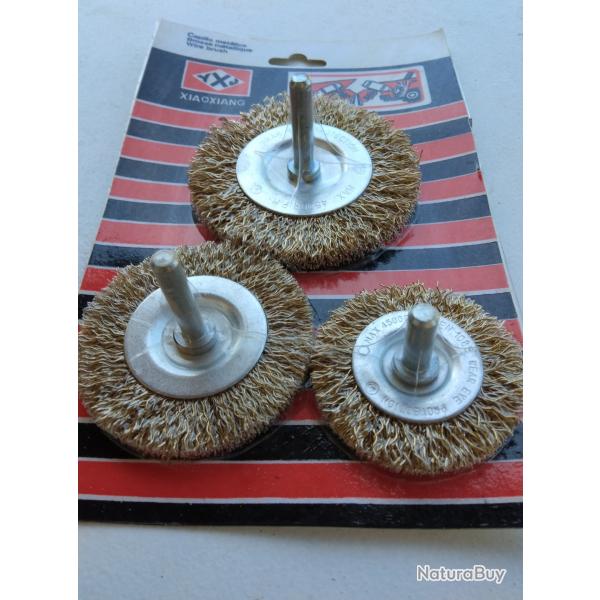 A SAISIR - 3 brosses mtalliques circulaires diamtres 7,5cm, 6 cm et 5 cm; queue de 6mm NEUVES