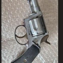Très joli revolver 8. 92 , en parfait etat de tir categorie D