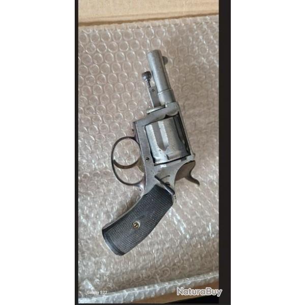 Trs joli revolver 8. 92 , en parfait etat de tir categorie D