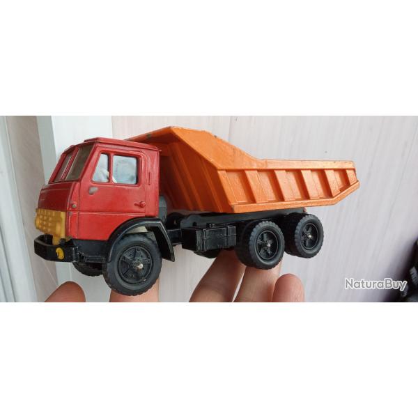 VOITURE EN MTAL LOURD KAMAZ FABRIQU EN URSS CCCP 1/43 RARE