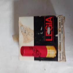 Boîte de 24 cartouches  anciennes cal 12 douilles cartons vernies rouges  LEGIA