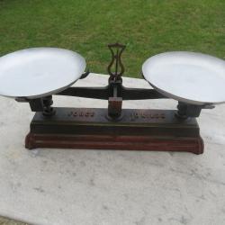 VINTAGE - Ancienne grande balance de Marché à 2 plateaux en zinc, force 10 kg - FRANCE(Vers 1930-40)