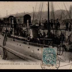 CPA - Marine Militaire - BOULOGNE - SUR - MER -Torpilleur au Port - N&deg;3887