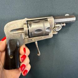 REVOLVER HAMMERLESS cal 8mm1892