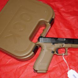 Pistolet GLOCK 17 GEN 5FR en 9x19mm complet avec sa mallette