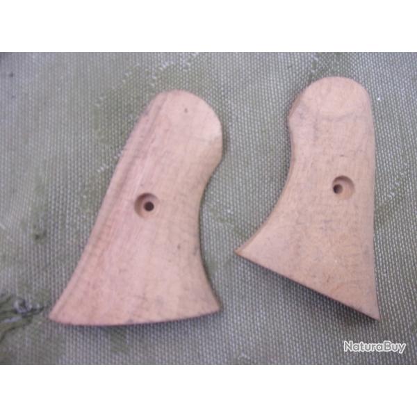 crosses brutes rplique revolver type western pour Rogers et Spencer ..apparemment