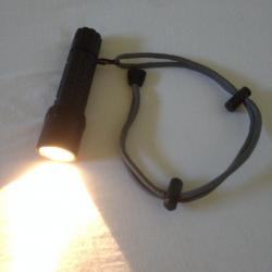Forces Spéciales Lampe Tactique SUREFIRE G2 Noire 65 Lumens