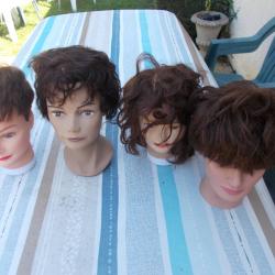 lot de 4 tetes de mannequins femmes ,état neuf