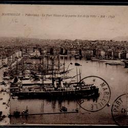 CPA - MARSEILLE- Panorama -Le Port Vieux et la partie Est de la ville N°3119