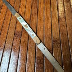 BEAU ET RARE COUTEAU PLIANT DE LUXE EN OR ARGENT MASSIF ET NACRE DU XVlll éme SIÈCLE