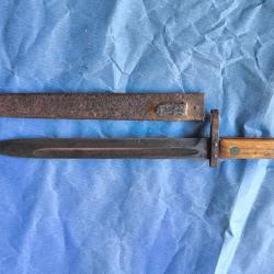 baionnette Autrichienne Mannlicher 1895 avec son fourreau, poussoir fonctionnel , petite oxydation