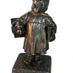 Sculpture Argent 825 par Henri Levasseur le petit chaperon rouge