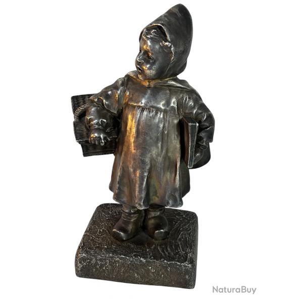 Sculpture Argent 825 par Henri Levasseur le petit chaperon rouge