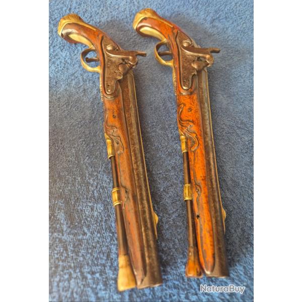 Paire de pistolets  percussion en version Lux