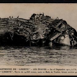 CPA - MARINE MILITAIRE - CATASTROPHE DU LIBERTÉ LES ÉPAVES  N°3906