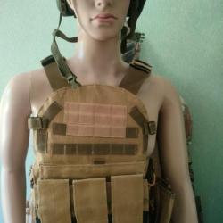 RE25 GILET PARE BALLES TACTIQUE COYOTE AVEC PLAQUES BALISTIQUE NIj 4 STAND ALONE