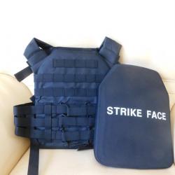RE25 GILET PORTE PLAQUES CAMO NOIR AVEC PLAQUES BALISTIQUE NIJ 4 (en stock)