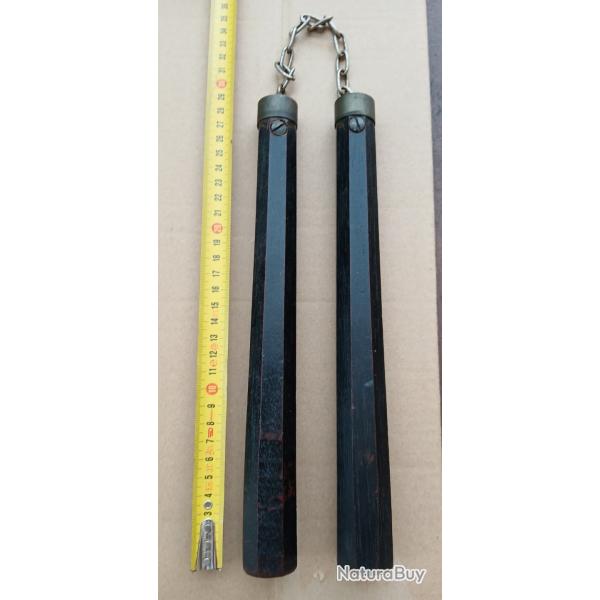 NUNCHAKUN  ANCIEN  DANS LES ANNEES 70