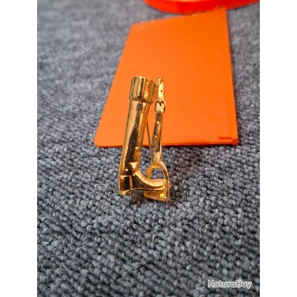 Broche " Botte Vnerie "