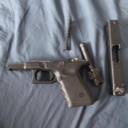 Réplique glock 19 gen 3 cybergun ( co2 et gaz)