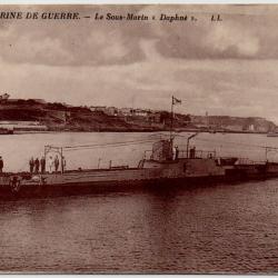 CPA -MARINE GUERRE - Le Sous - Marin " Daphné "   N°3917